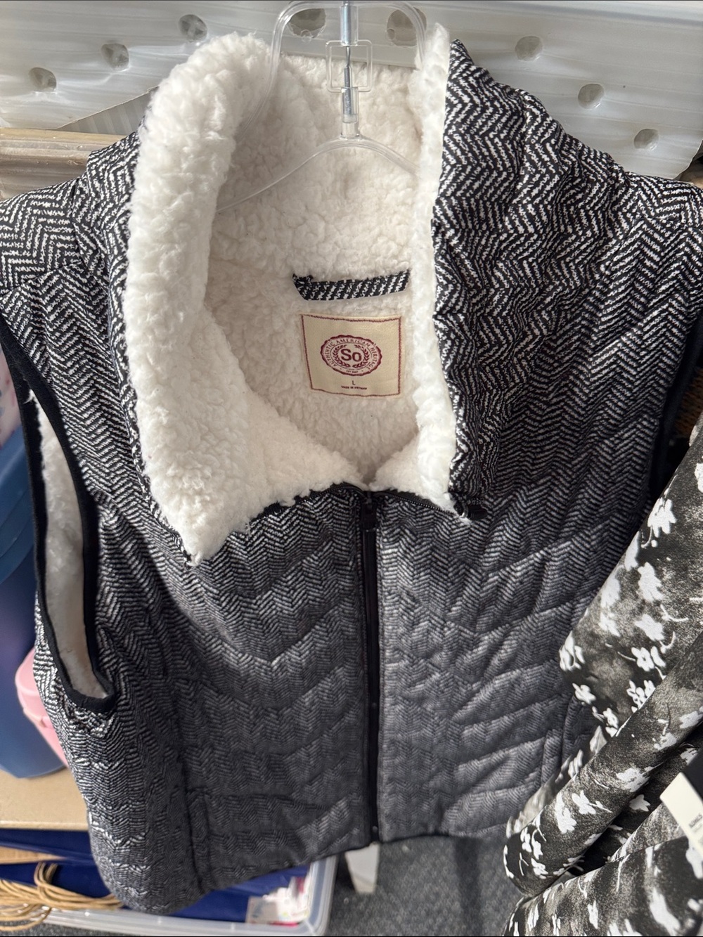 So Sherpa lined vest L // 083024